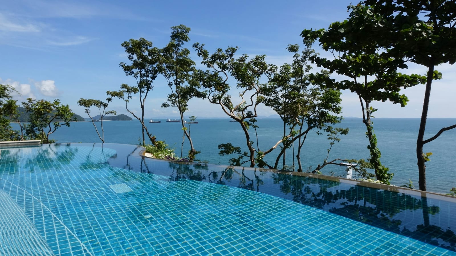 Infinity Edge swimming pool design